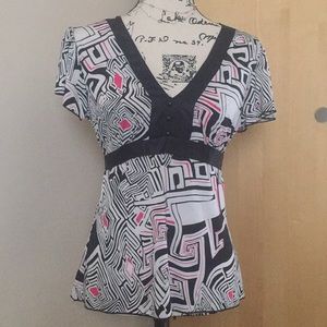 NWOT Tempted Hearts cute blouse 👚